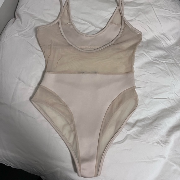3/$20 Fashion nova body suit - Picture 4 of 6